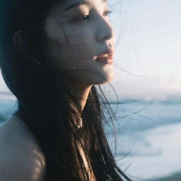 日暮青山绿渐隐